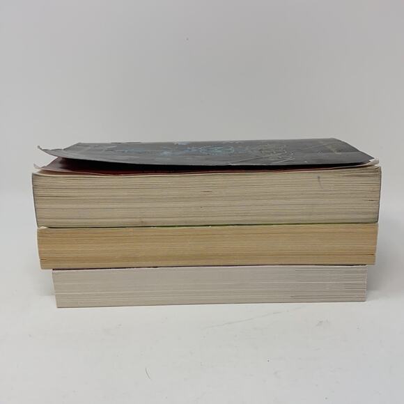 Bundle of 3 Fiction Books See Titles in Description - Picture 3 of 10